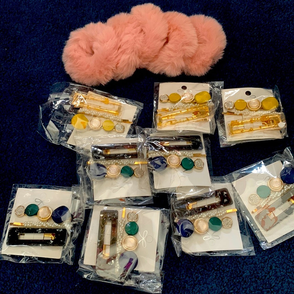 Barrettes-Pink scrunchies